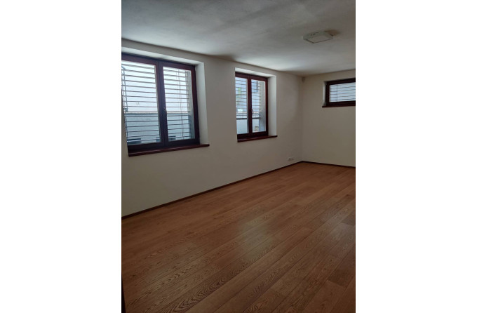 Ponúkame na prenájom krásny dom Hummelova 7, Staré mesto.