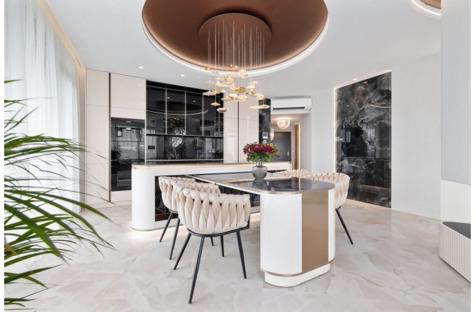Predaj luxusný 4-izbový apartmán s priamym výhľadom na hrad v ikonickej rezidencii Eurovea Tower. 