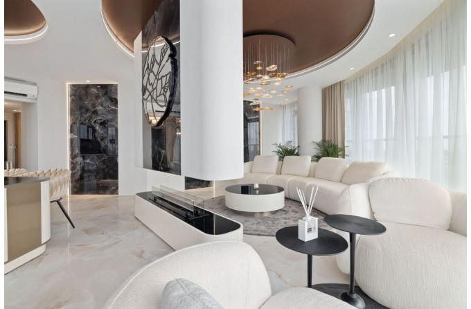 Predaj luxusný 4-izbový apartmán s priamym výhľadom na hrad v ikonickej rezidencii Eurovea Tower. 