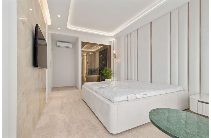 Predaj luxusný 4-izbový apartmán s priamym výhľadom na hrad v ikonickej rezidencii Eurovea Tower. 
