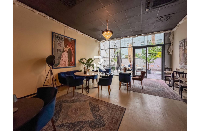 Na predaj: Zabehnutý kávový bar „na kľúč“ v centre Bratislavy, Dunajská 12