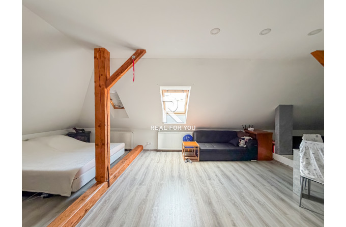 Na predaj sa ponúka priestranný a multifunkčný rodinný dom v Senci