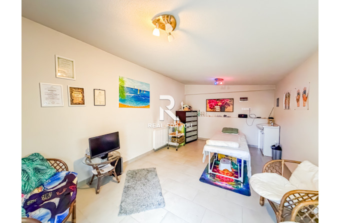 Na predaj sa ponúka priestranný a multifunkčný rodinný dom v Senci